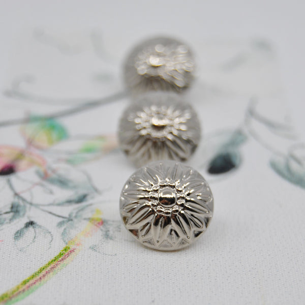 Button - Daisy Silver Shank - 15mm